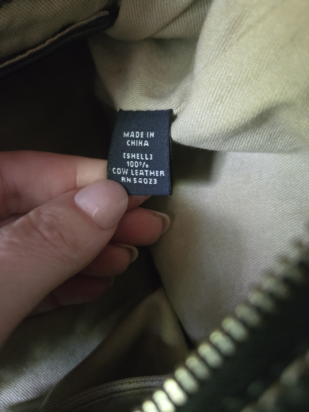 Banana Republic Black Leather Bag with Contrast Stitching - Picture 8 of 15
